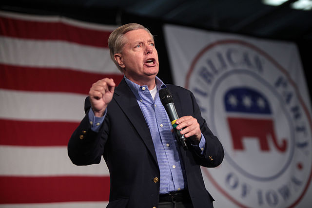 Sen. Lindsey Graham addresses a Republican crowd in Iowa in 2015.